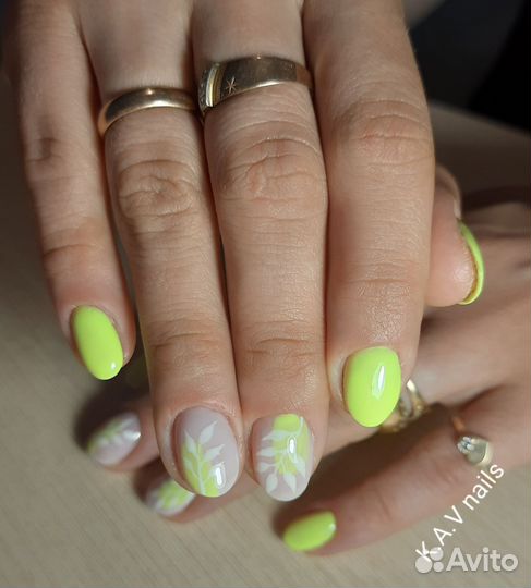 Маникюр/коррекция окрашивание бровей