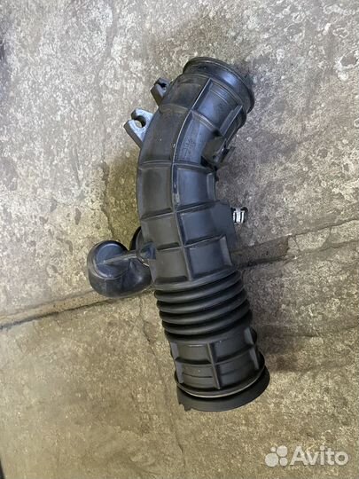 Впускной патрубок honda cr-v B20