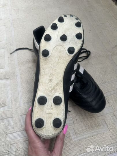 Футбольные бутсы мундиаль adidas