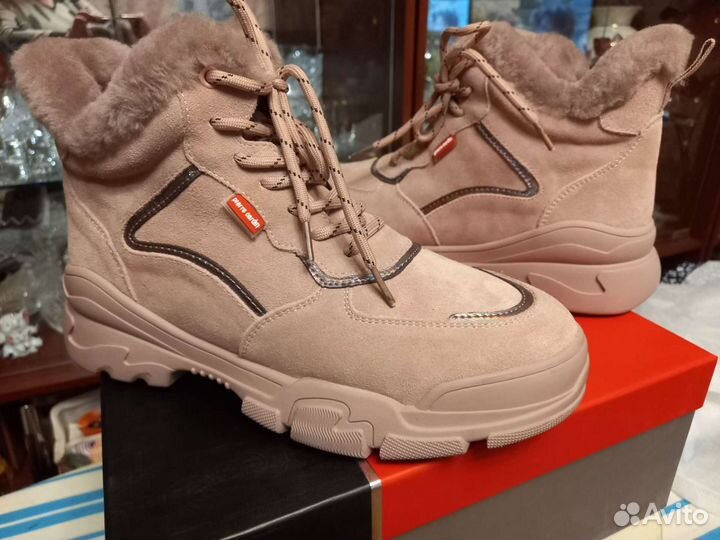 Ботинки женские 39 размер новые