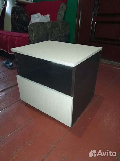 Тумба прикроватная
