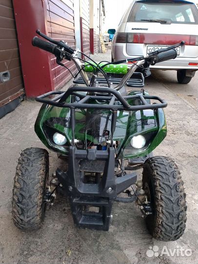 Детский квадроцикл на аккумуляторе