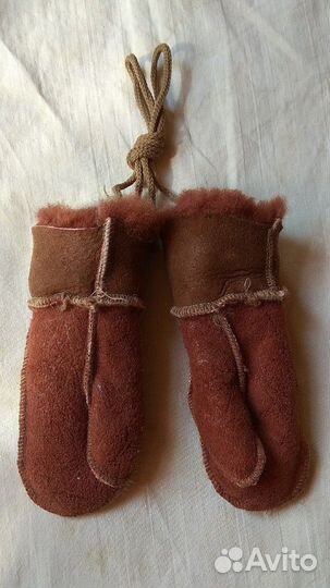 Детские замшевые варежки