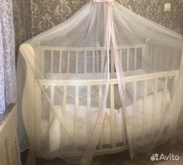 Детская кроватка