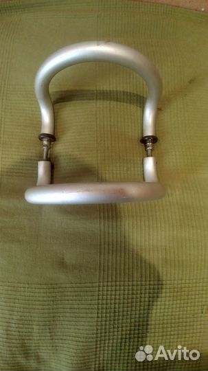 Дверная ручка, доводчик и дверь деревянная бу