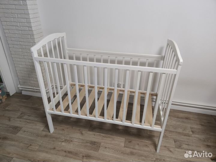 Кровать детская Ascona с маятником и колесиками