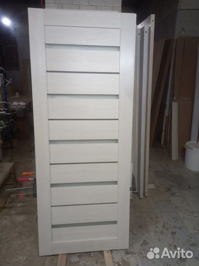 Фабричные новые двери