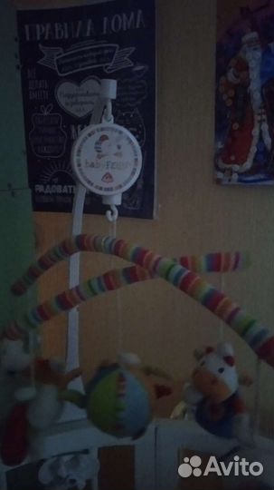 Музыкальный мобиль на кроватку