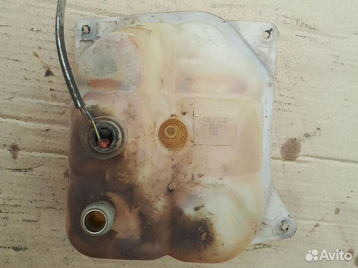 Расширительный бачок ауди 100 С4 audi 100 C4