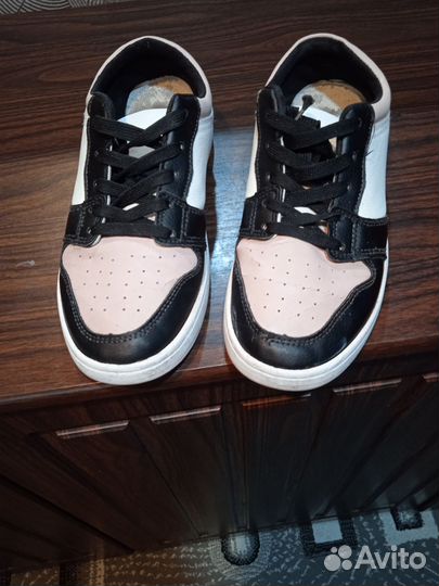 Кроссовки женские 39 размер