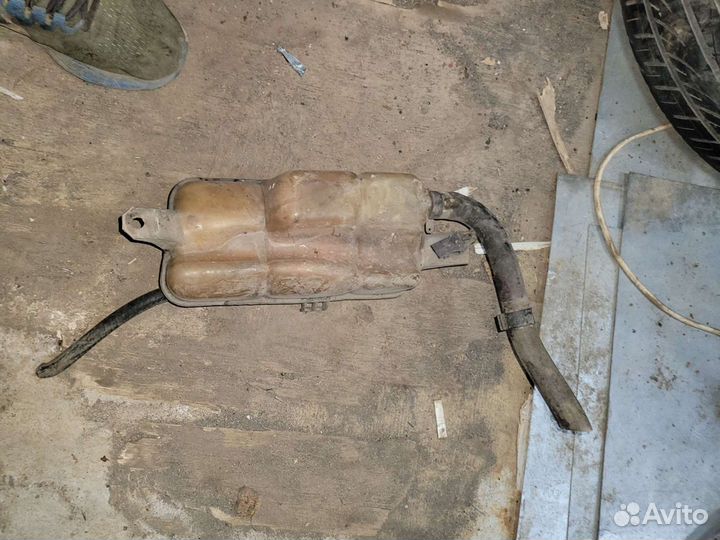 Расширительный бачок на Альфа Ромео 145