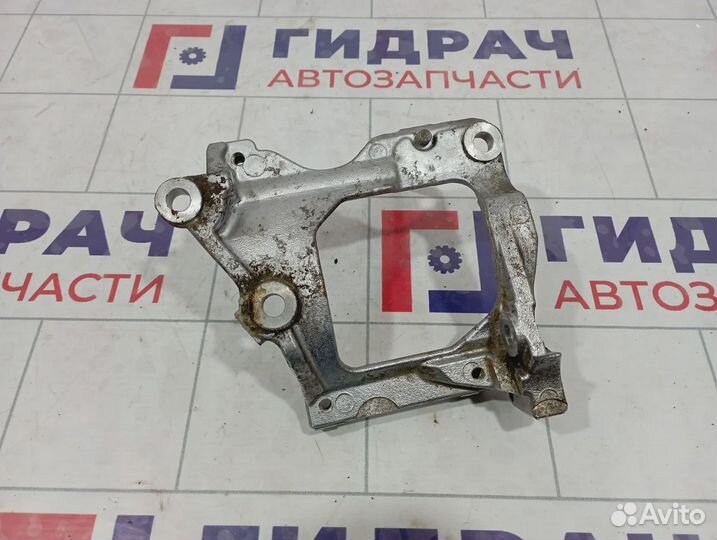 Кронштейн кондиционера Toyota Land Cruiser Prado (J150) 88431-60330