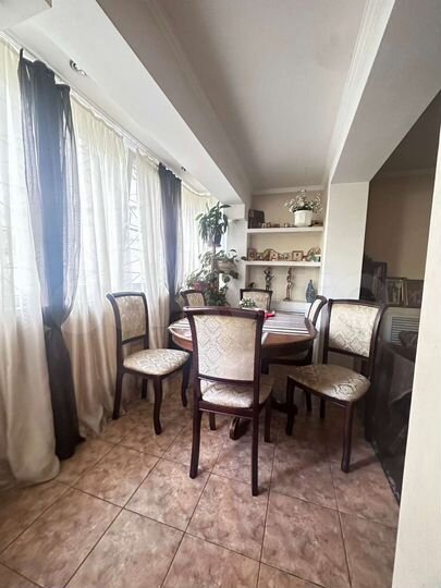 4-к. квартира, 100 м², 1/9 эт.