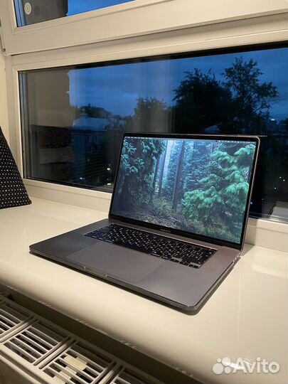 MacBook Pro 16 late 2019 i9 2.3 16gb/8gb/1tb