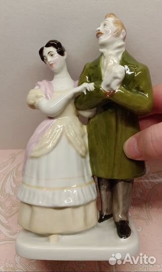 Фарфоровая статуэтка Маниловы лфз