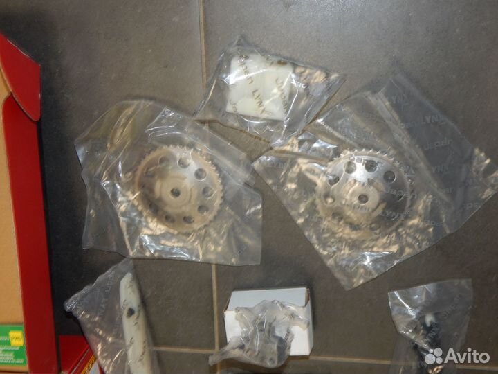 Комплект цепи грм Corsa D со звездами и прокладкой