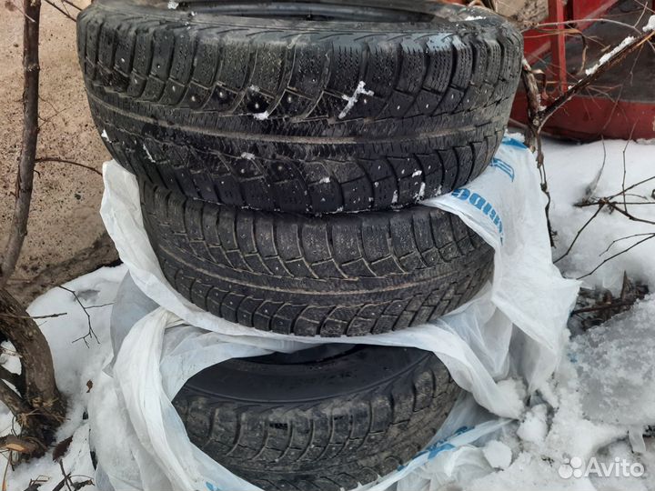 Matador MP 30 Sibir Ice 2 215/65 R16