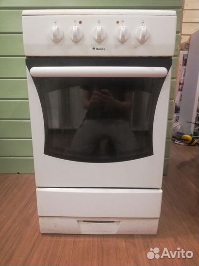 Электрическая плита с духовкой