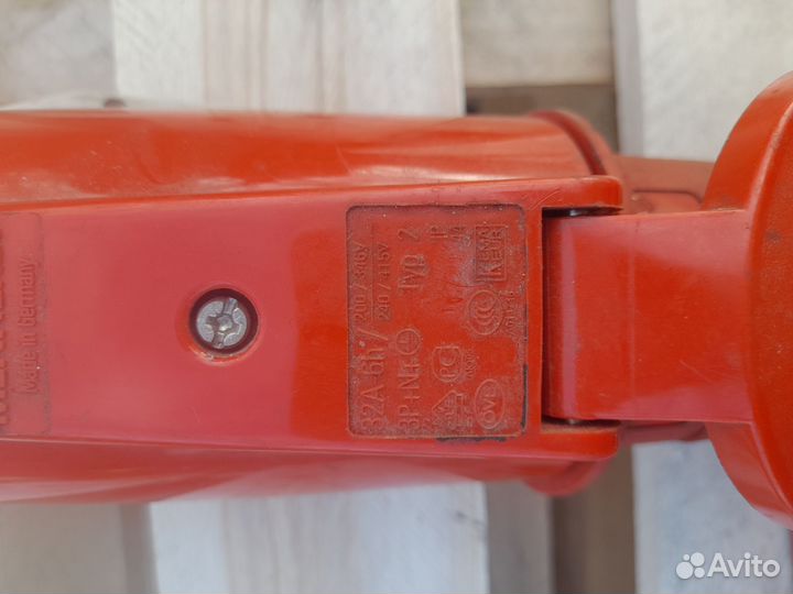 Вилка стационарная 200-415V