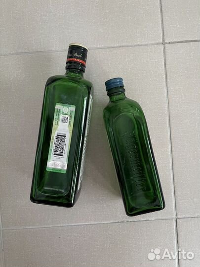 Пустые бутылки ягермайстер