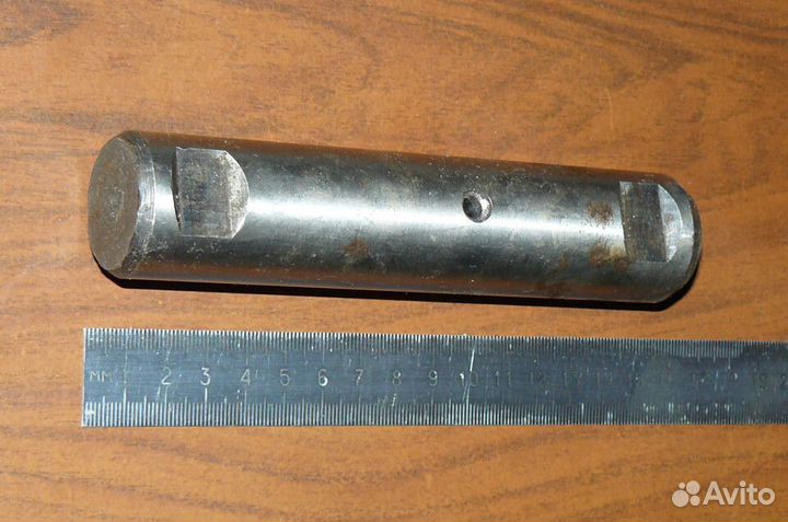 Палец ушка передней рессоры 375-2902478