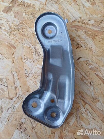 Кронштейн подрамника задний левый Bmw X7 G07