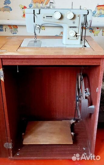 Швейная машинка подольск 142