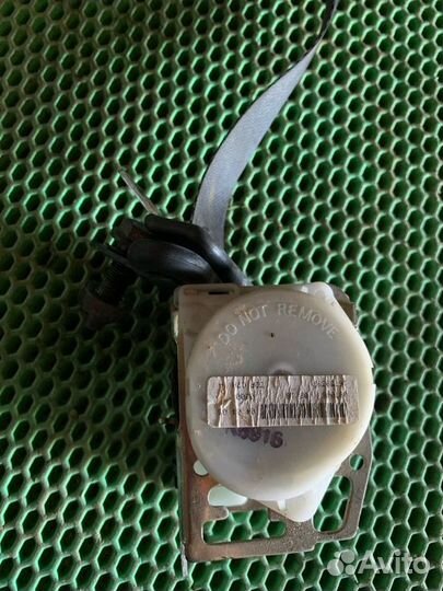 Ремень безопасности задний Nissan Almera N16