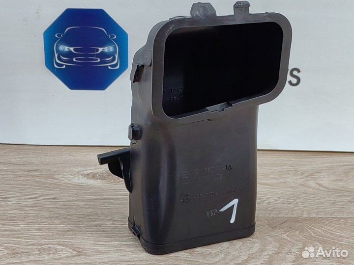 Воздухозаборник левый Bmw 5 F10 N63B44 2011