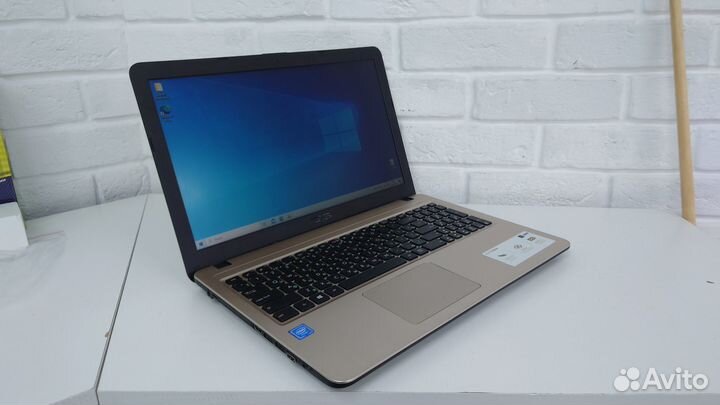 Ноутбук asus D540M