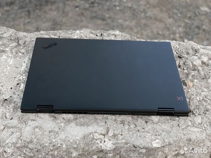 Lenovo X1 Yoga Gen 3 - i7 8650U 16/512 QHD IPS