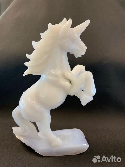 Статуэтка единорог