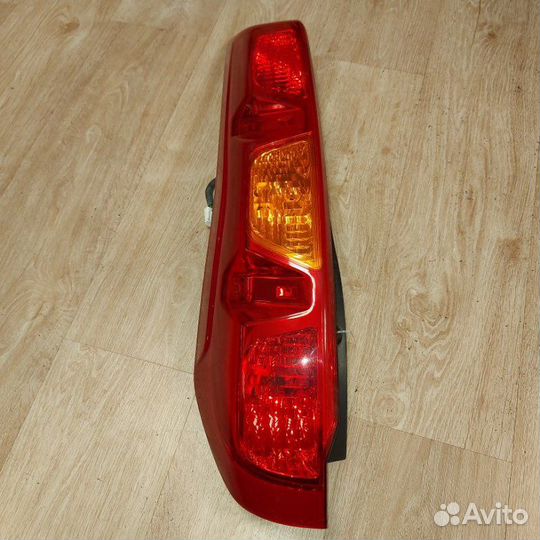 Фонарь задний левый Nissan X-Trail T31 2007-2014