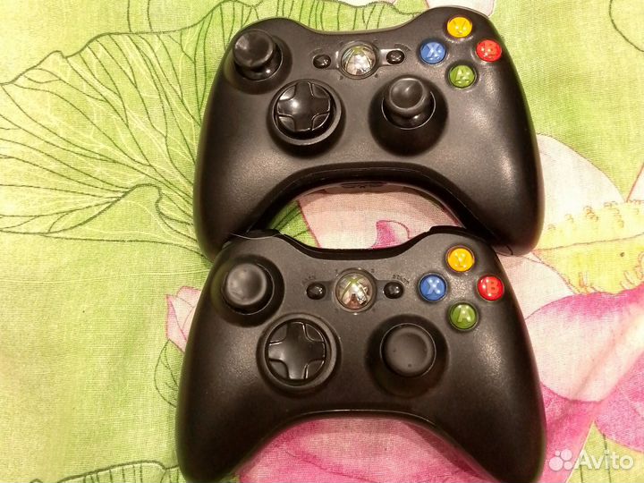 Xbox 360 с Кинектом и аккумуляторами