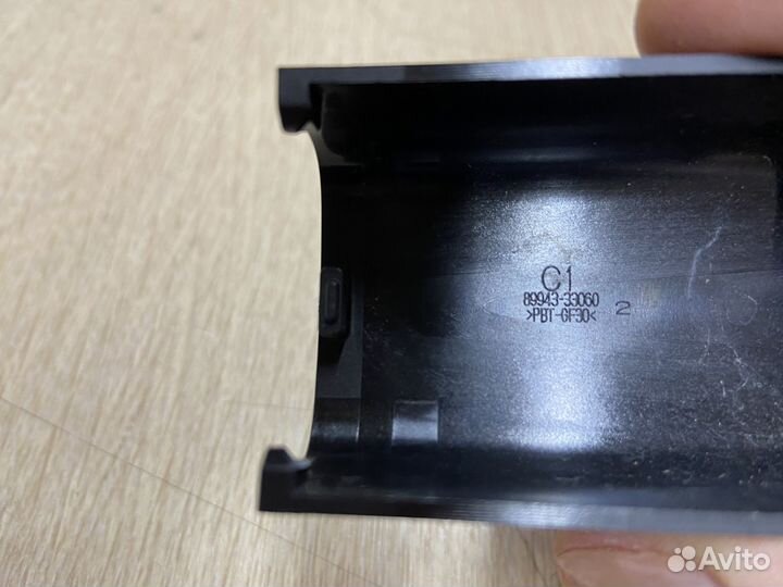Крышка датчика дождя Toyota Camry 75