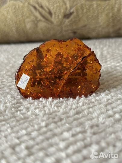 Статуэтка из бронзы с янтарем