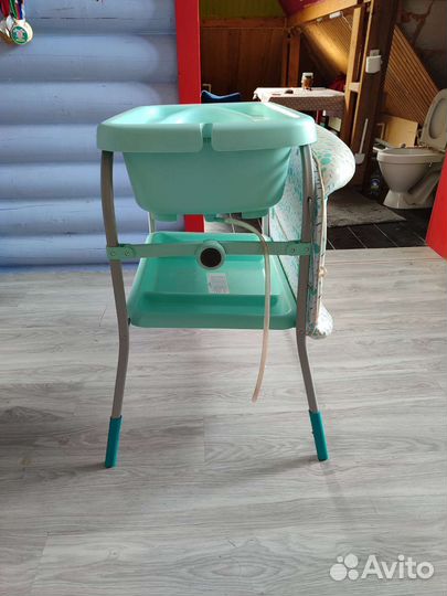 Ванночка для купания с пеленальным столиком