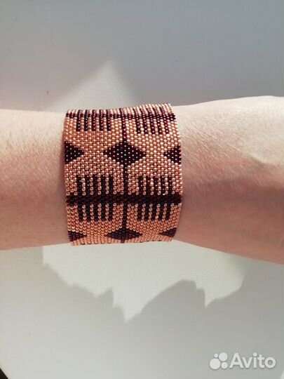 Браслет из бисера ручной работы