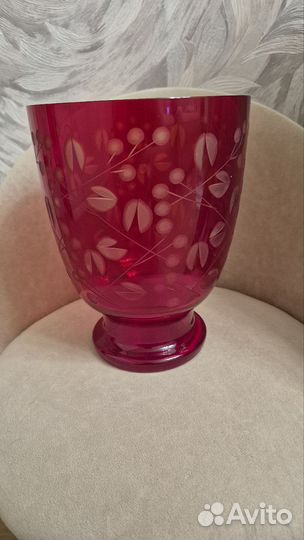 Ваза из цветного хрусталя