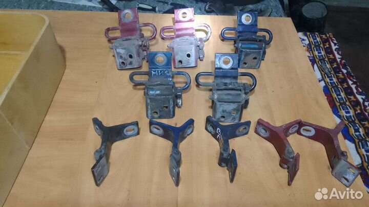 Петли дверные багажника Ауди 80 b3