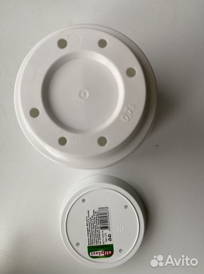 Горшок пластиковый новый,0,7 л