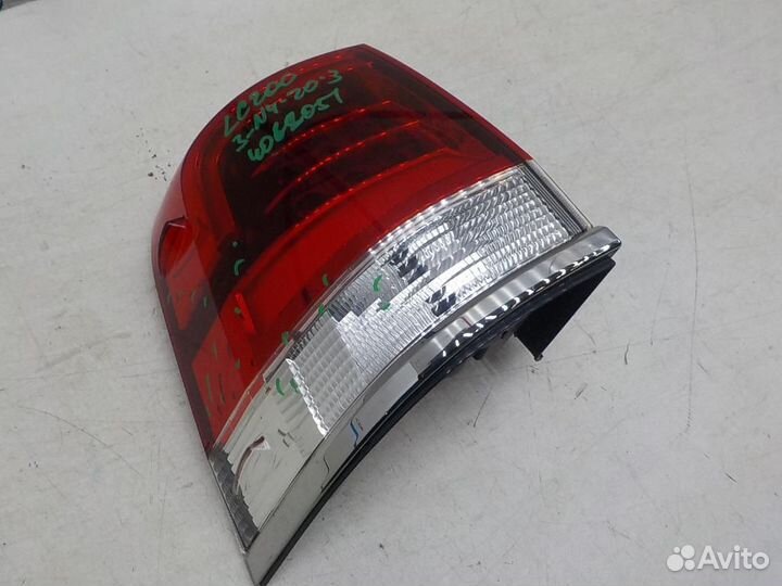 Фонарь задний наружный левый Toyota Land Cruiser