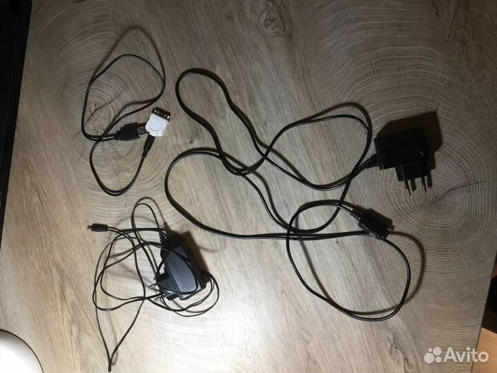 Зарядные устройства для планшетов и телефонов