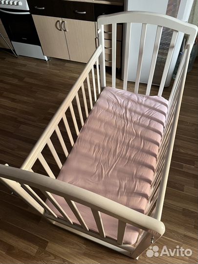 Кроватка детская с матрасом 120х60