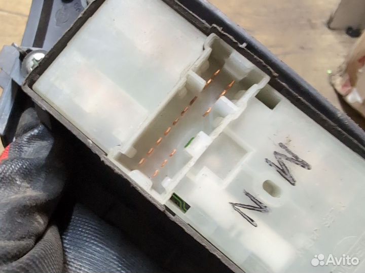 Блок управления Стеклоподъёмниками Nissan Almera