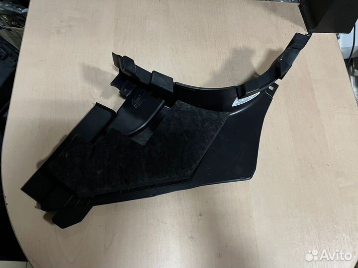 Отделка стойки ветрового стекла Land Rover