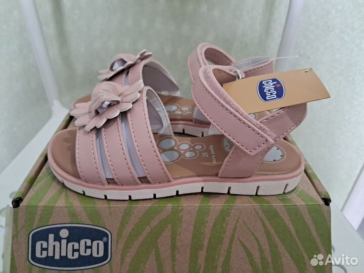 Сандалии для девочки Chicco