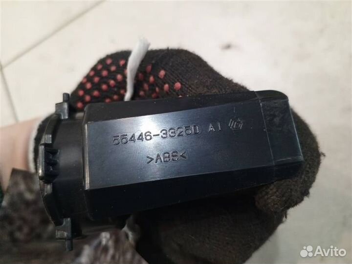 Кнопка запуска двигателя Toyota Camry XV70 2017