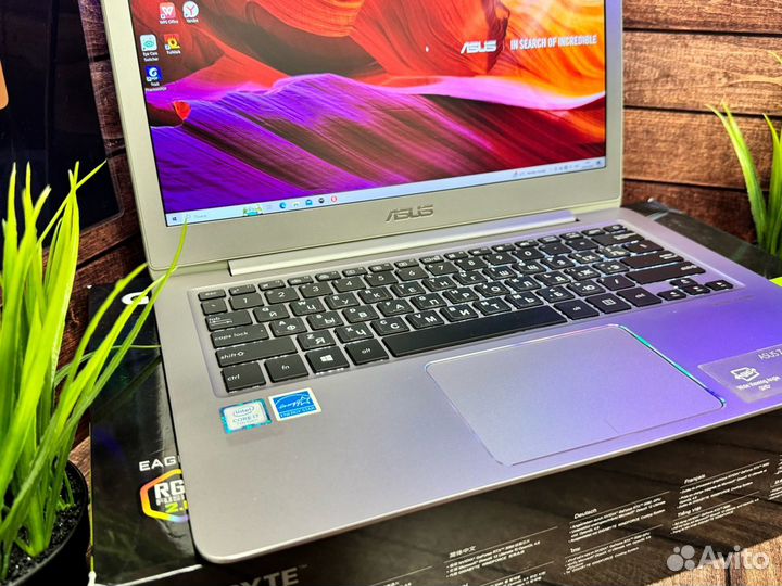 Мощный Ультрабук Asus 2K / i7-7500 / 8 RAM