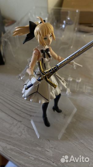 Figma EX-038. Saber/Altria Pendragon Lily